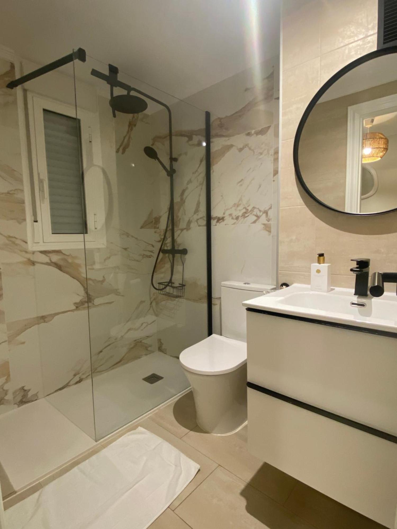 Casa Bendita - Luxury Apartment Бенидорм Екстериор снимка
